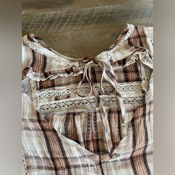 Long sleeve ruffled top - Picture 3 of 7